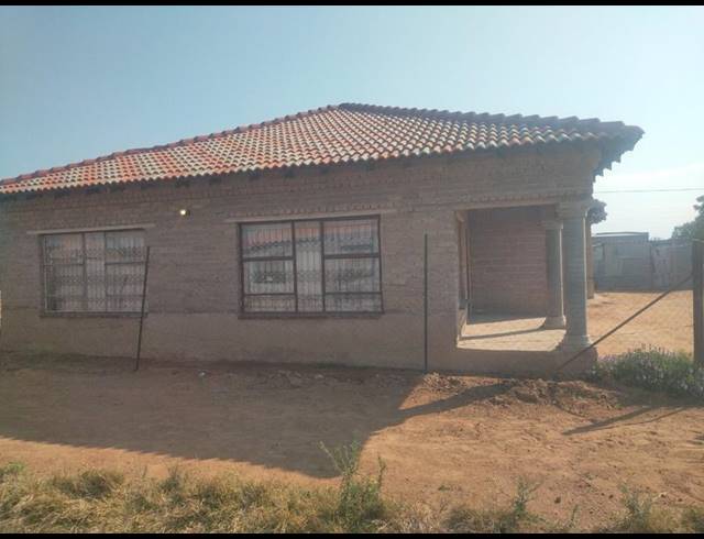 4 BEDROOM HOUSE FOR SALE IN MANKWENG